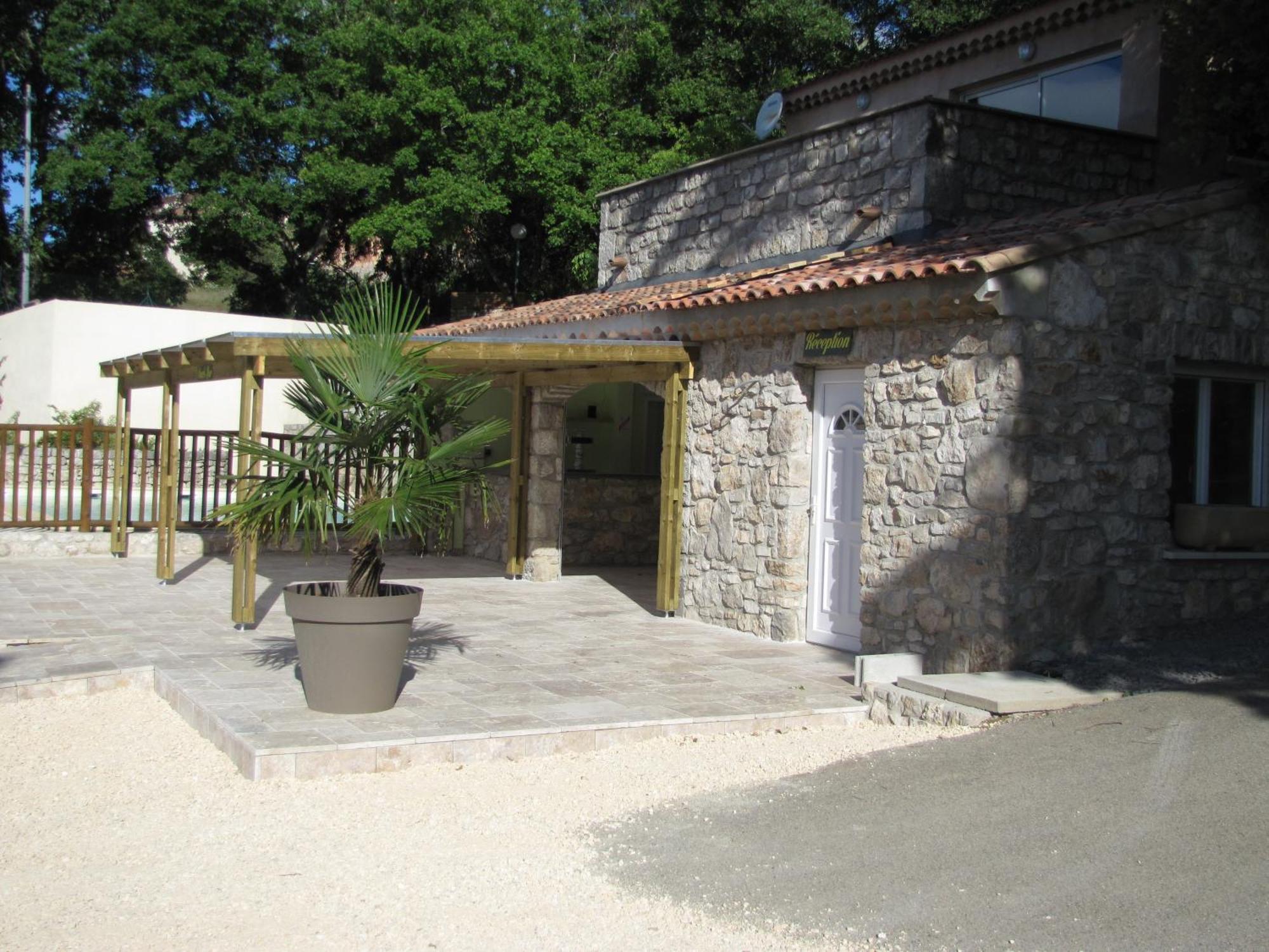 Camping Chalets Les Chênes Verts Vogue Extérieur photo
