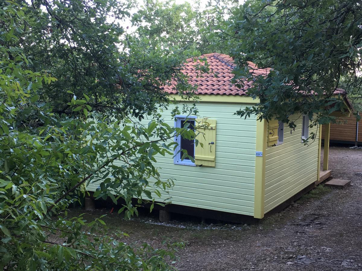 Camping Chalets Les Chênes Verts Vogue Extérieur photo